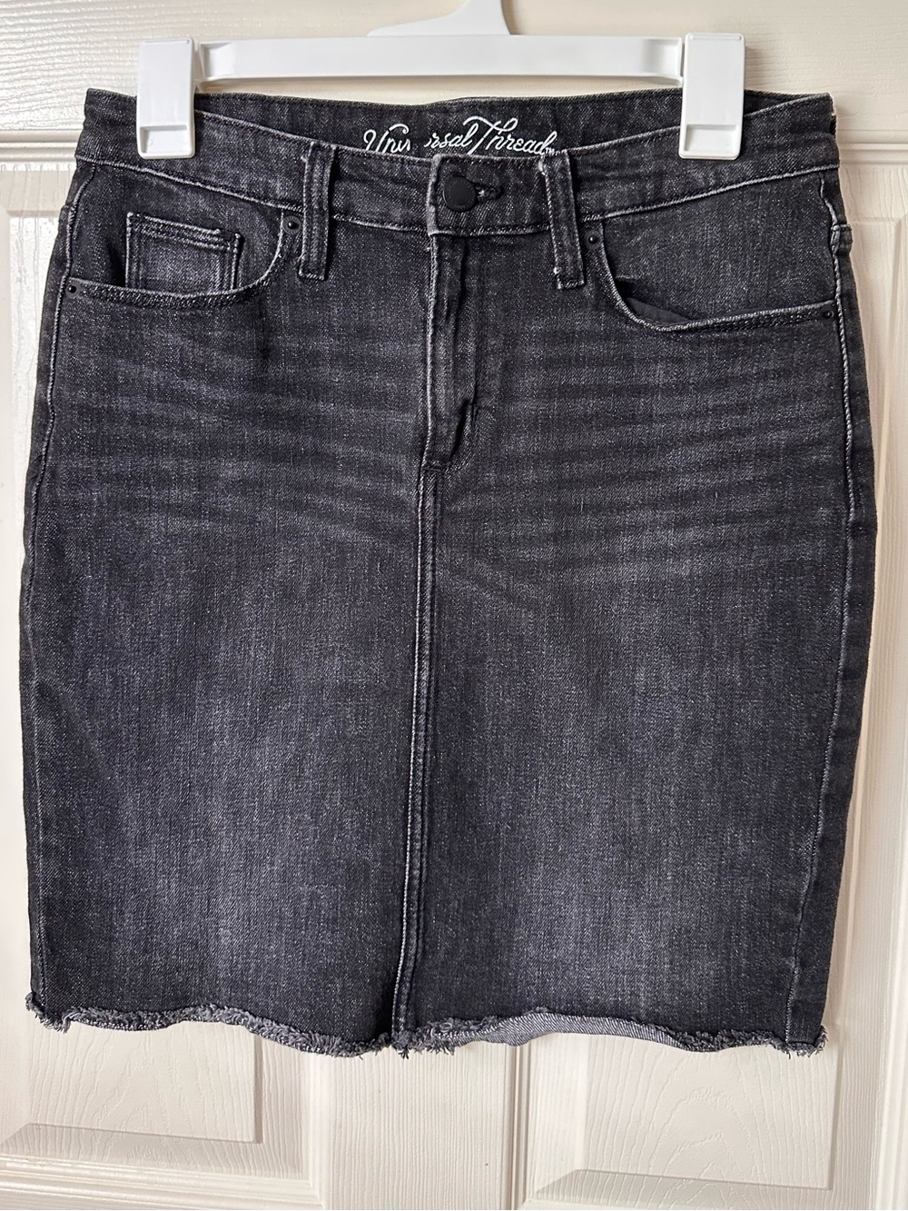 Universal thread Classic Black Denim Pencil Skirt - size 6/28R